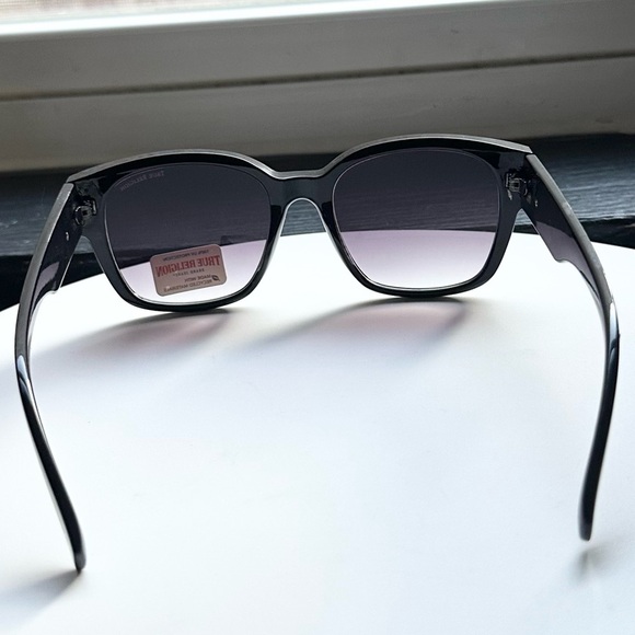 🌸TRUE RELIGION🌸 Black Sunglasses RT56397 - Picture 7 of 10